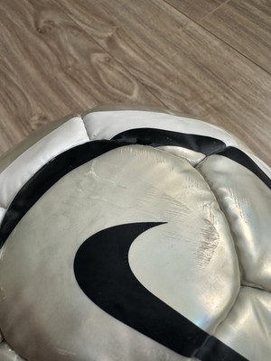EUC Vintage Juventus Nike Total 90 Laser Chrome Size 5 Soccer