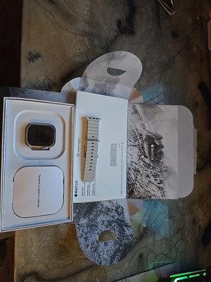 Apple Watch Ultra 2 (GPS + LTE) 49MM Titanium Case gray Band, brand new open box