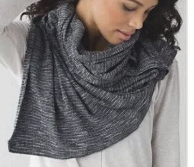 LULULEMON Vinyasa Scarf w Armholes Customizable Snaps - Main Image