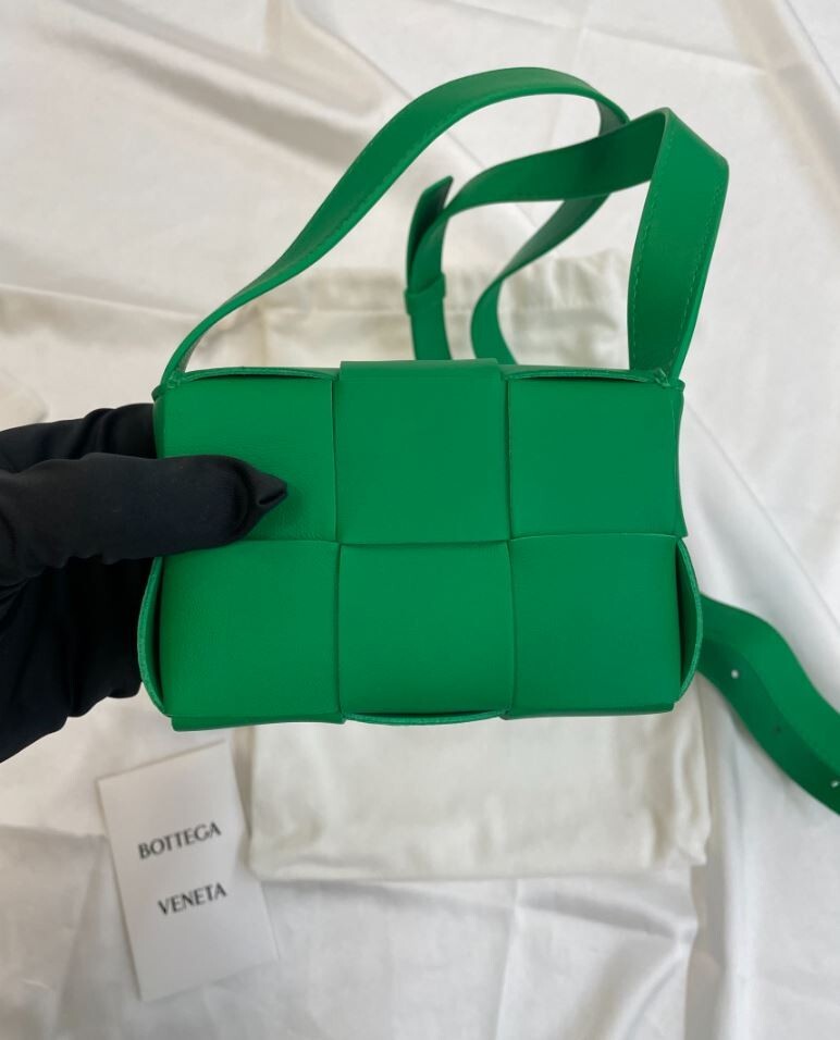 BOTTEGA VENETA Mini Leather Cassette Bag Parakeet / Designer