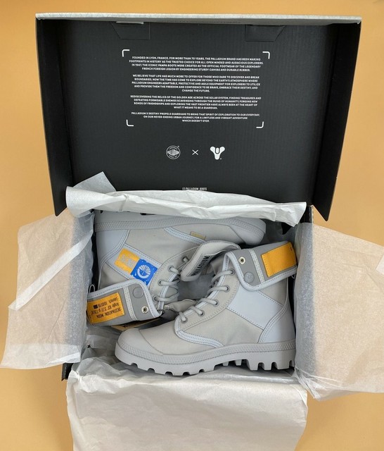 White Palladium Baggy Moon Boots US 