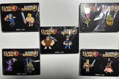 Kurakura Kuraroi Pin Badge Set
