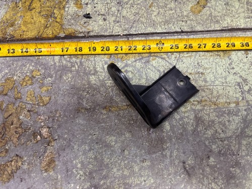2007-2010 Jeep Patriot UPPER RADIATOR HOSE BRACKET - Picture 17 of 17