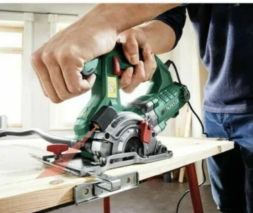 Parkside PLUNGE SAW - PTS 710 A2.