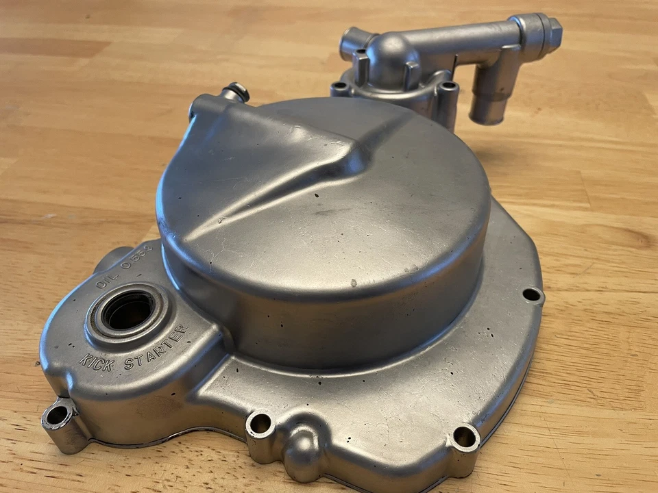 Kawasaki KX125 KX 125 1984 motor interior embrague cubierta estuche 84 Foto 2 de 4