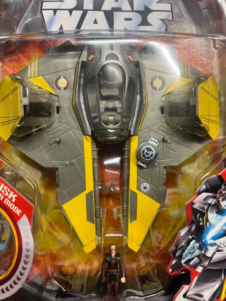Hasbro Star Wars Transformer – Anakin Skywalker to Jedi Starfighter  Brand New - Image 2 of 4