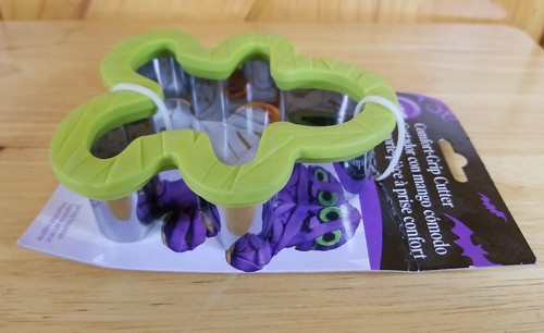 Wilton Mummy Cookie Cutter Comfort-Grip Halloween cookies baking - Picture 4 of 4