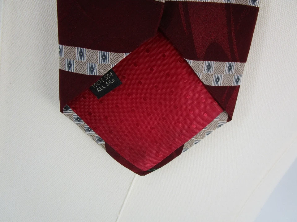 Corbata de hombre Platinum Studio roja floral 55" largo 4" ancho 100 % seda vintage Foto 3 de 4