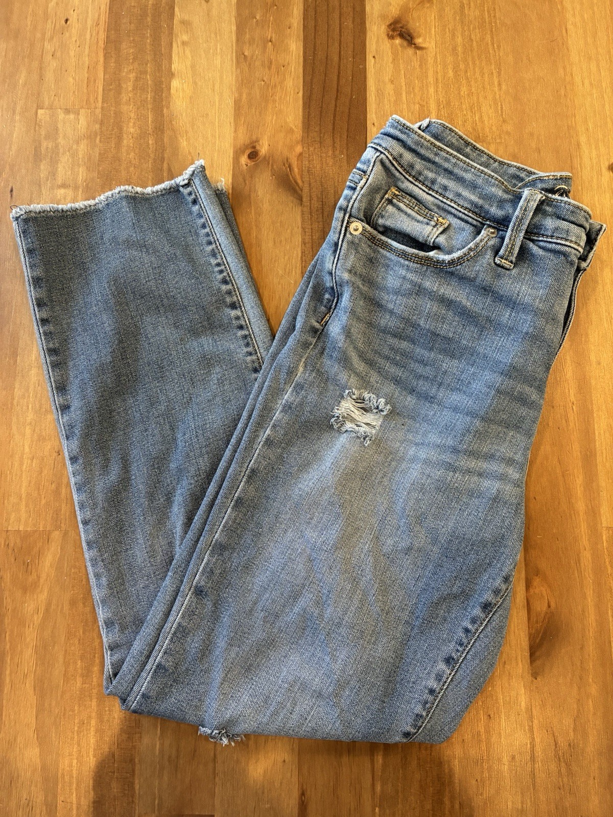 Universal Thread Medium Wash Women’s Blue Jeans S… - image 1