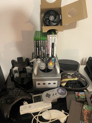 Nintendo/Microsoft/Cirka Mixed Lot: GameCube Console, Controllers, NES Games