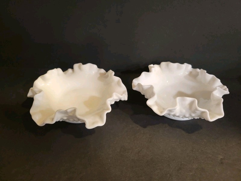 Fenton Vintage Ruffled Hobnail White Milk Glass Candy Trinket Jewelry Set Of 2