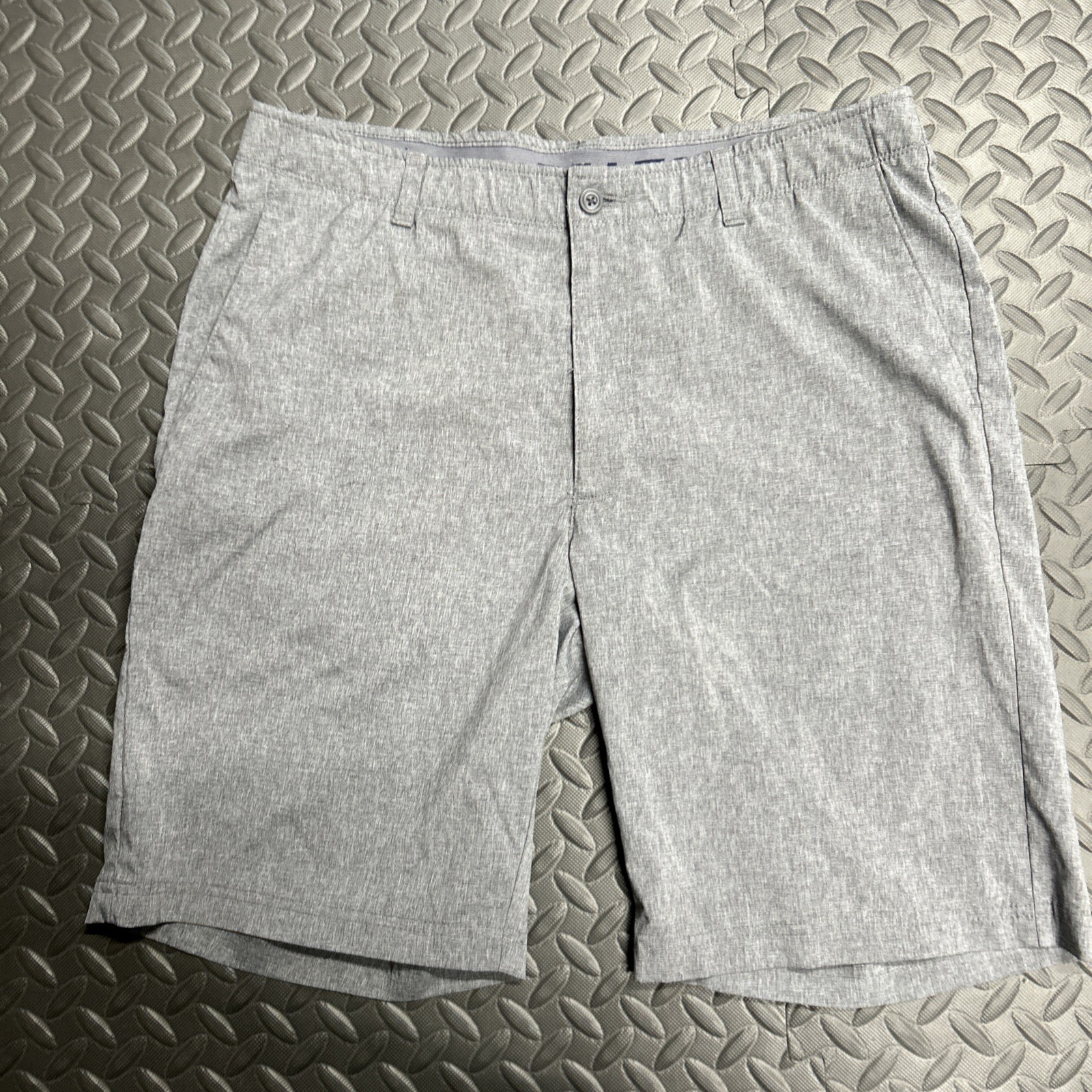 PGA Tour Men's Golf Shorts Size 36, Gray, Wicking, Stretch 9” Inseam
