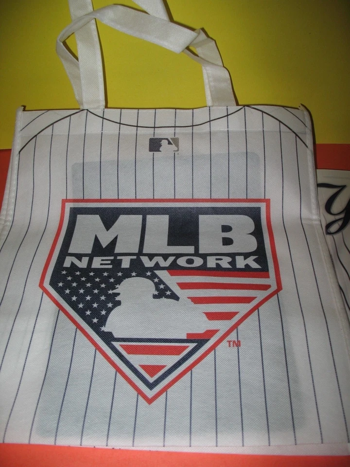 NY YANKEES STADIUM DEREK JETER PROGRAM RETIREMENT 5/14/2017 PLUS YANKEE BAG -NEW - Image 4 of 4