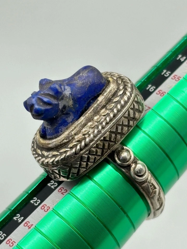 Anello stile romano lapislazzuli leone incastonato su argento vintage 11 gram... - Immagine 3 di 4