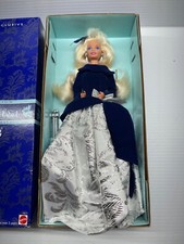 1995 Mattel Avon Exclusive Special Edition Winter Velvet Barbie Doll NEW IN BOX