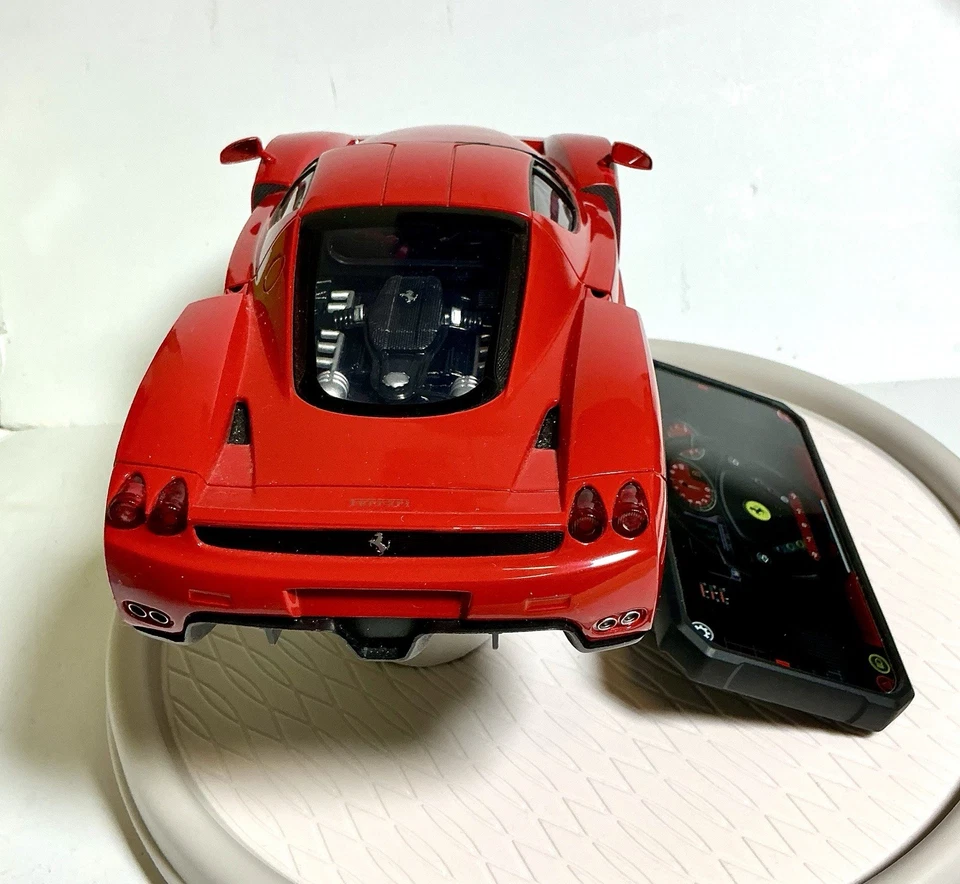 Enzo Ferrari-Red 1:16 Scale Bluetooth R/C by Silverlit Interactive - Image 4 of 4