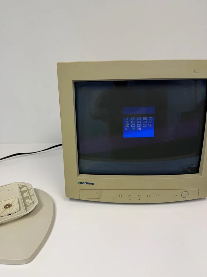 eMachines 17” eView 17p 1024x768 VGA CRT Monitor Tested W/ Stand - Image 3 of 4