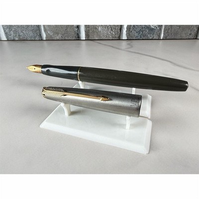 Parker 65 VP Fountain Pen   14K Nib   Cracked Barrel   For Repair or Parts