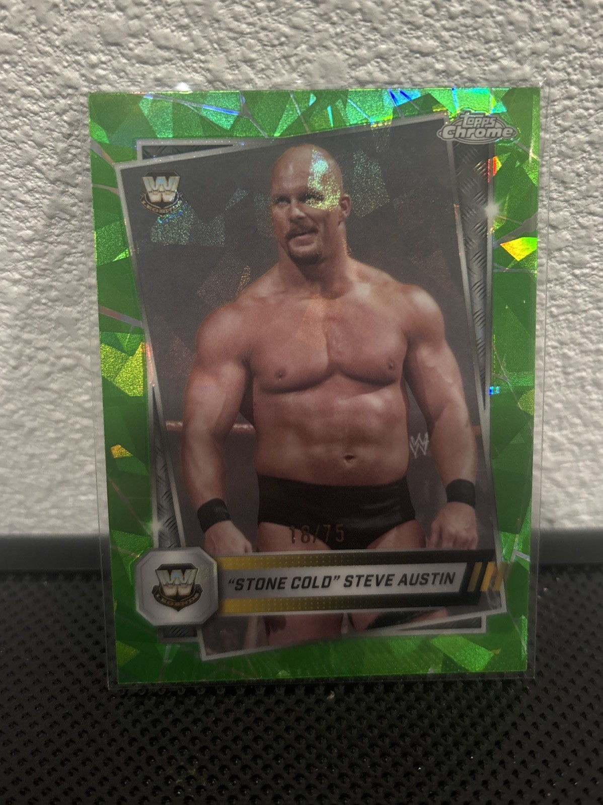 2025 Topps Chrome WWE - Steve Austin #6 Neon Green Geometric Refractor /75
