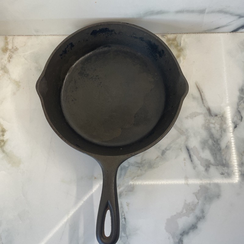 Lodge #5 SK D2 3 Notch Heat Ring 10.5" Cast Iron Skillet Sits Flat