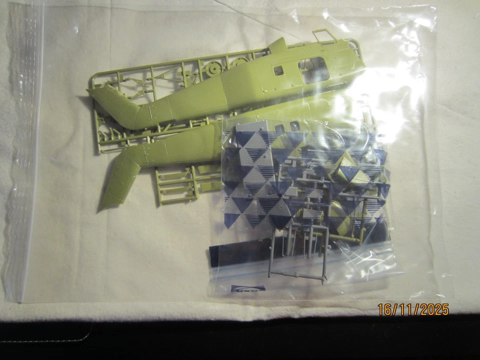 1/48 Italeri AH-1T  Sea/AH-64 Apache/Rah-66 Comance & Revell H-34G LEGGETE BENE - Immagine 4 di 4