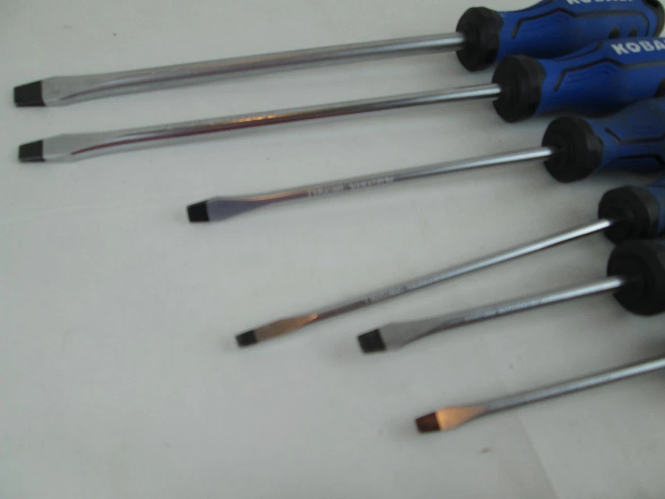 Kobalt 16-Piece Plastic Blue Handle VARIETY PACK Screwdriver Set List in Desc. - Image 2 of 4