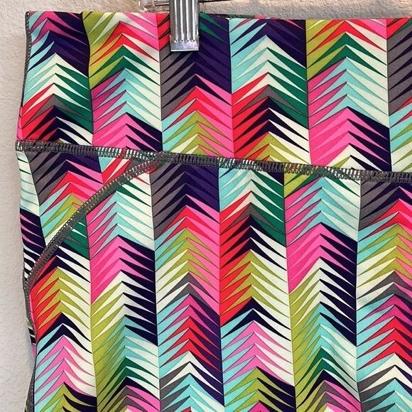 Fabletics Chevron Multicolored Rainbow Biker Shor… - image 2