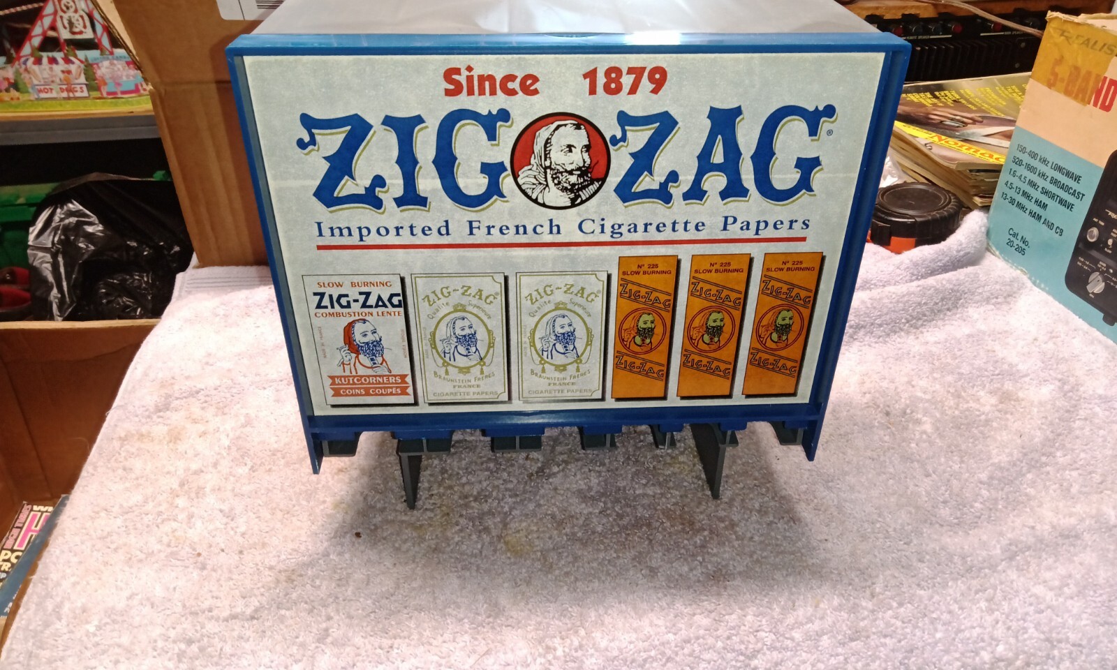 Vintage ZIG ZAG Cigarette ROLLING PAPERS Dispenser NOS Display Sign eBay