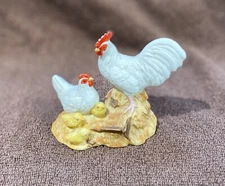 Homco Porcelain Rooster With Momma And 3 Baby Chicks Figurine 