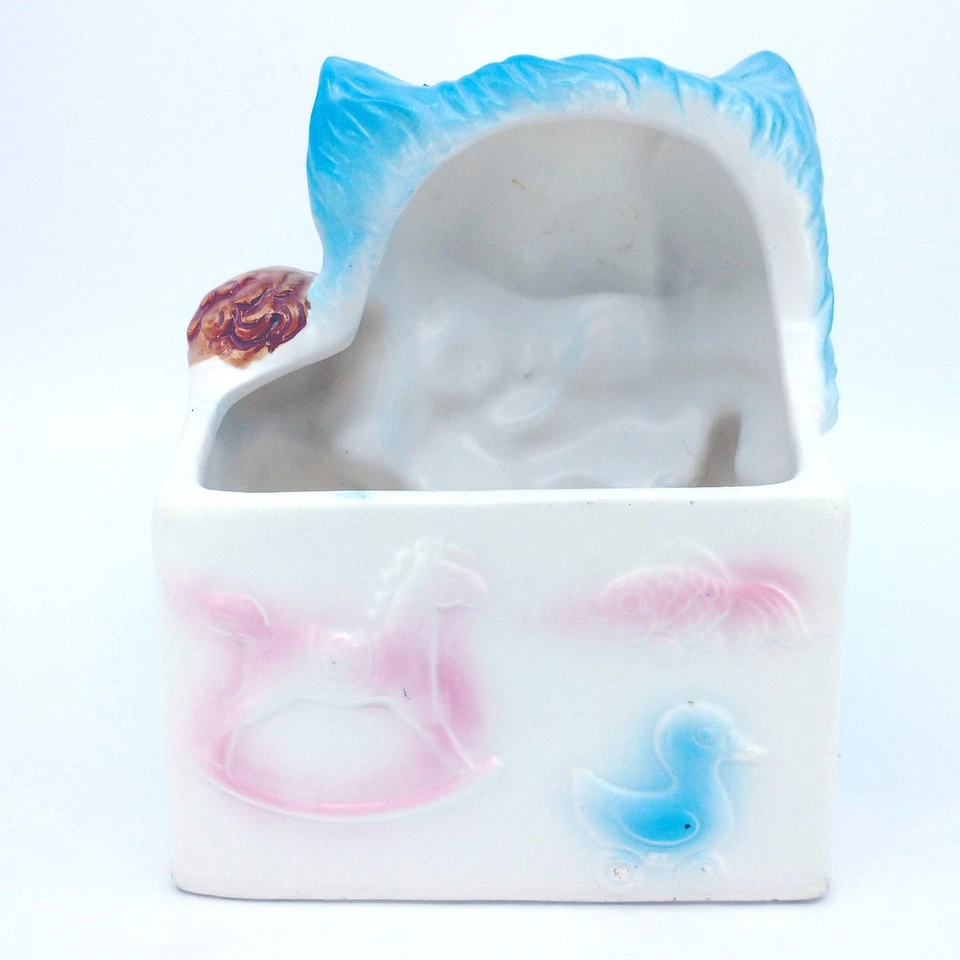 De colección Napcoware Antropomórfico Gatito Sosteniendo Muñeca Jardinera Guardería Bebé Decoración Foto 4 de 4