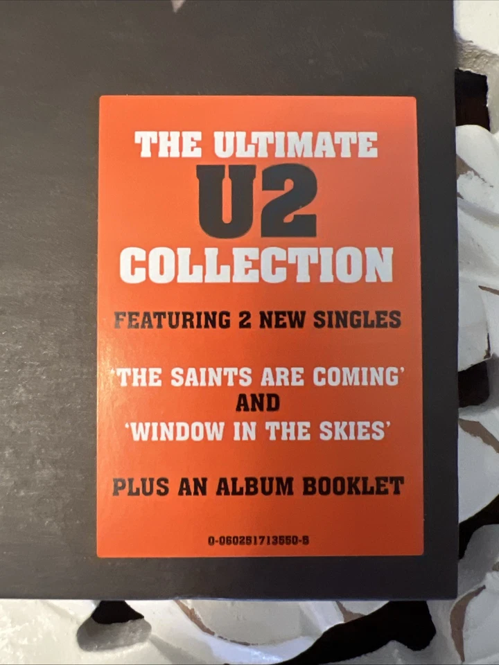 U2 18 Singles Vinyl LP in Gatefold Sleeve with Booklet European Import Bono Edge - Image 2 of 4