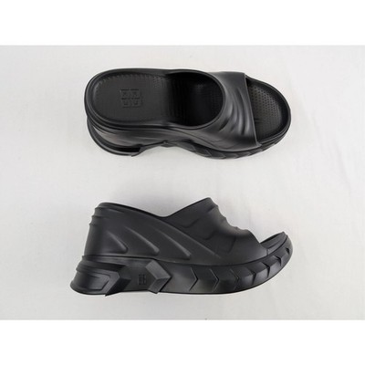 Givenchy Q:5 / Marshmallow Sandals in Black BNWB 39