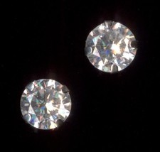 New 10K Solid White Gold 5mm Round Clear Crystal CZ Solitaire Stud Earrings zK