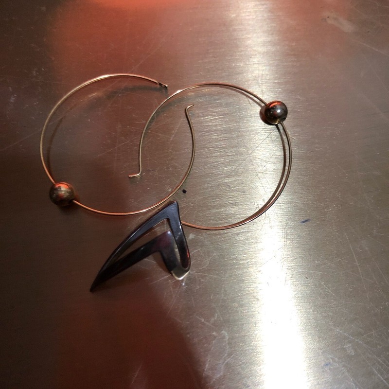 lot of earring and ring 