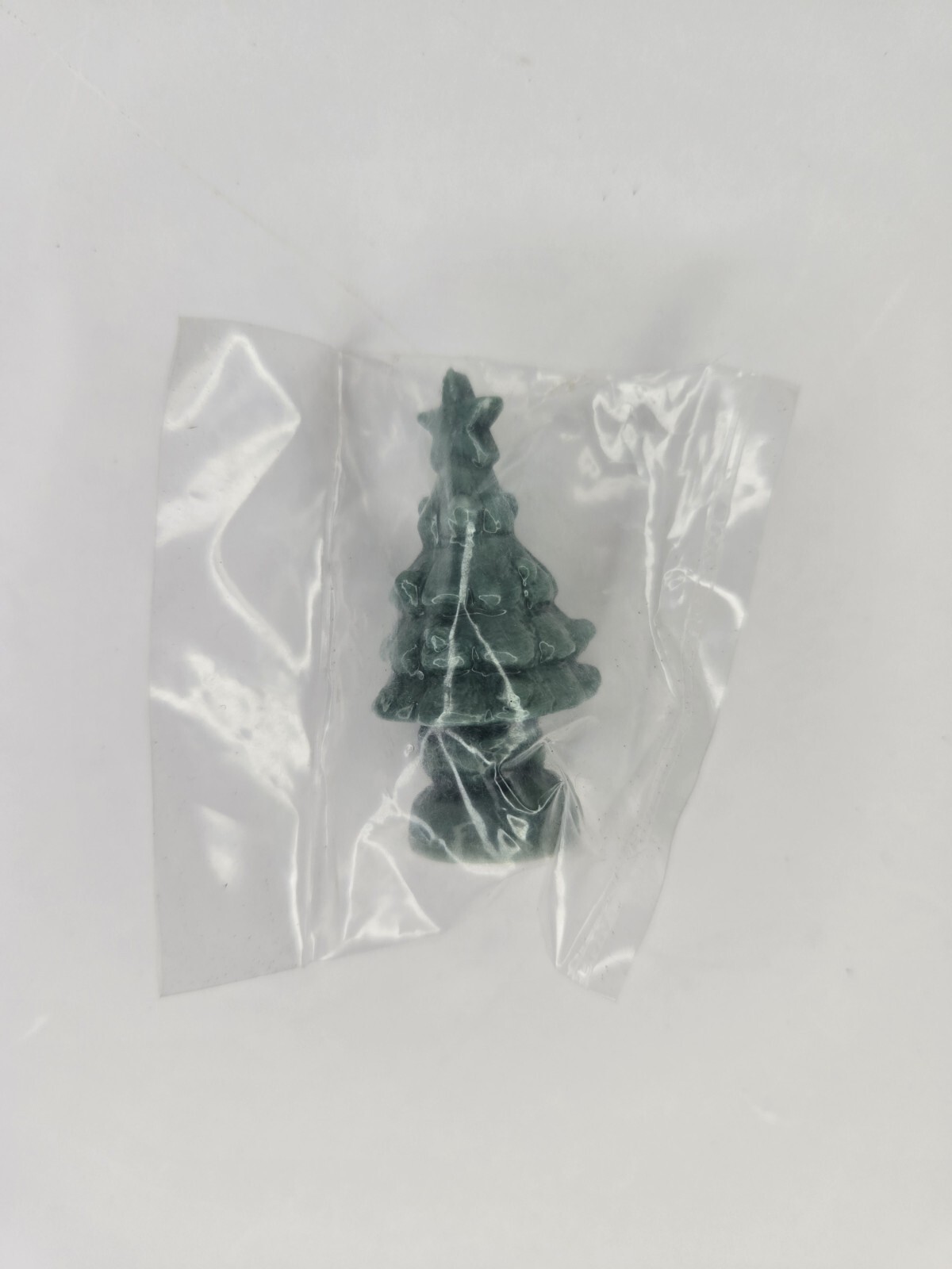 Wade Whimsies CHRISTMAS TREE DECEMBER Calendar Red Rose Tea England Miniature