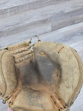 Vintage Wilson 207088 Catchers Mitt Grip-Tite Pocket RHT Baseball
