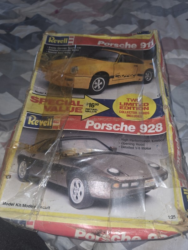 1/25 Scale Plastic Revell Porsche 911 And 928 Used Old Stock Sports Cars