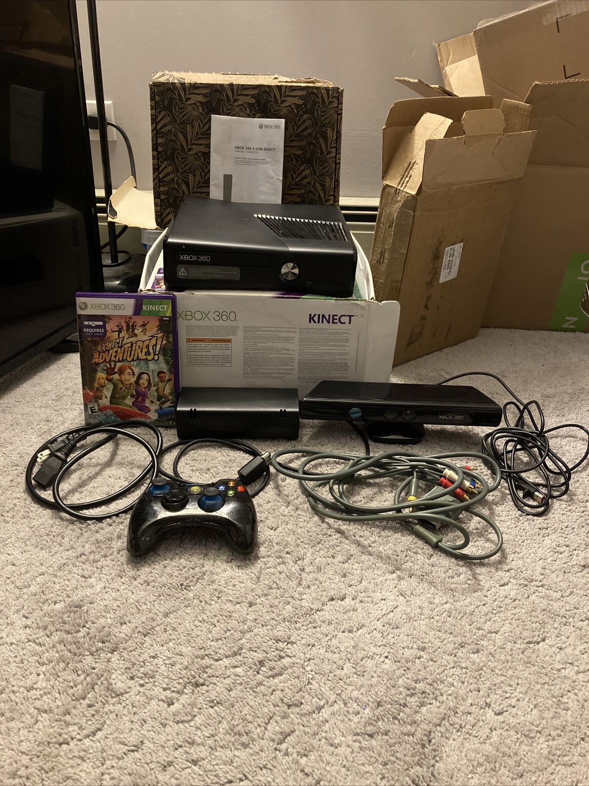 Microsoft Xbox 360 S 4GB Kinect Bundle (1439/1414) In Box With Game