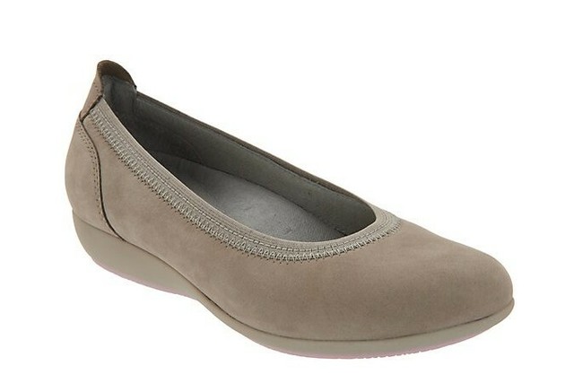 dansko kristen taupe