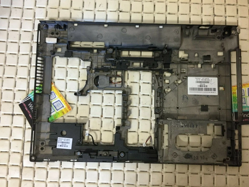 HP ELITEBOOK 8560P SCOCCA DI SOTTO - Immagine 2 di 2