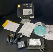 Nikon Coolpix S3300 16MP SILVER Digital Camera Charger Original Box Instruction