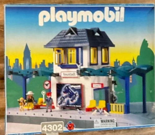 Vintage Playmobil train station 4302 incomplete
