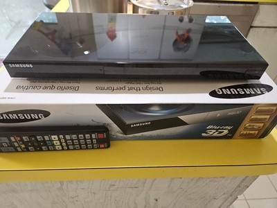 MINT! Tested -  Samsung BD-C6900 3D Blu-ray Disc Player w/ remote and packaging