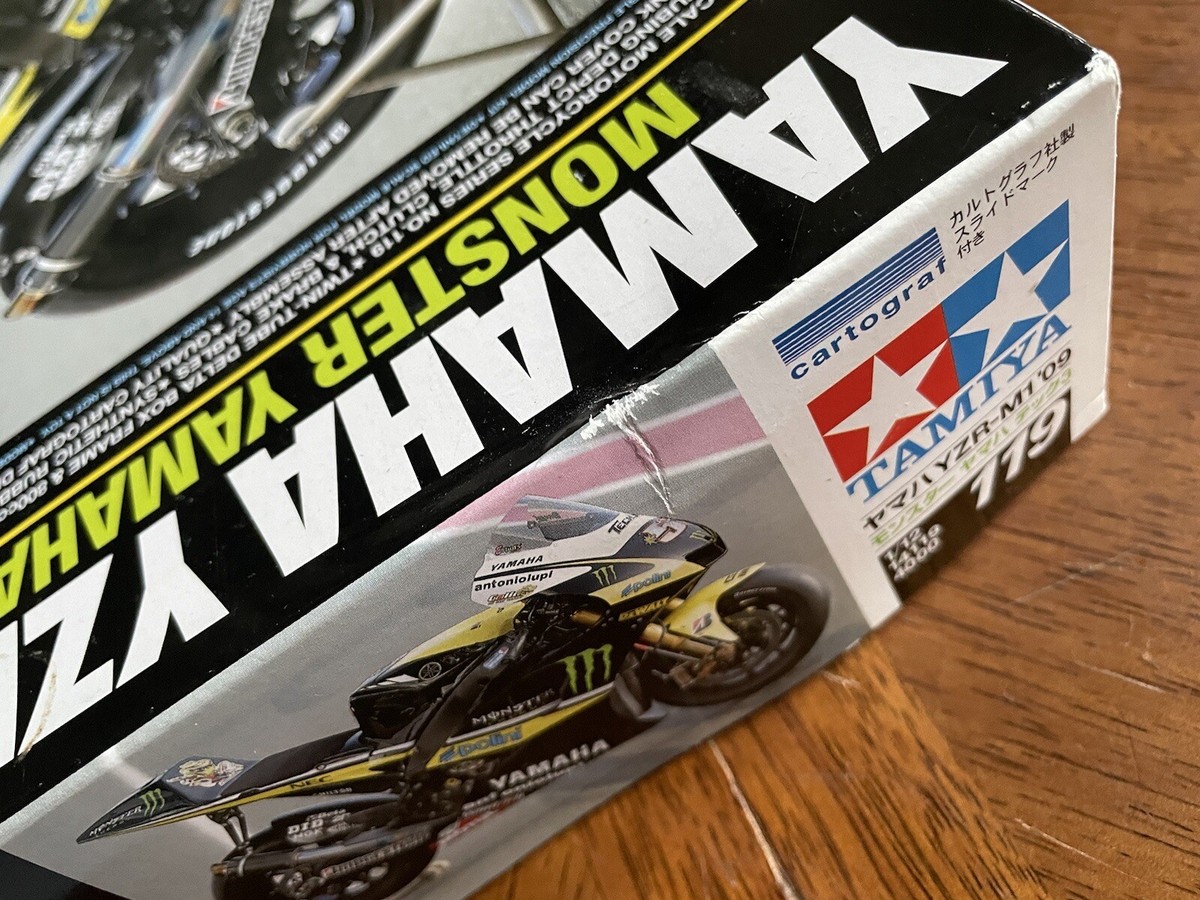 Tamiya 14119 1/12 Yamaha YZR-M1'09 Monster Yamaha Tech 3 Motorbike