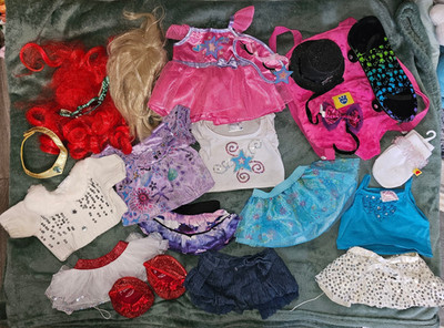 Build a Bear Kleidung Kleider Röcke Hosen  Accessoires Paket 64 Teile