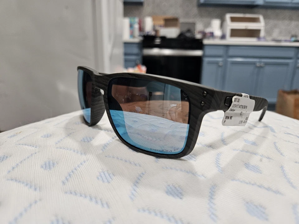Oakley Holbrook Woodgrain Prizm Blue Sunglasses 9417-19 New With Tags NWT - Image 4 of 4