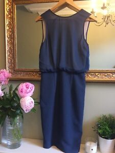  H  M  Trend Bodycon  Wiggle Dress  V Back Navy Size 8 Occasion 