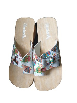 ladies sketchers size 8