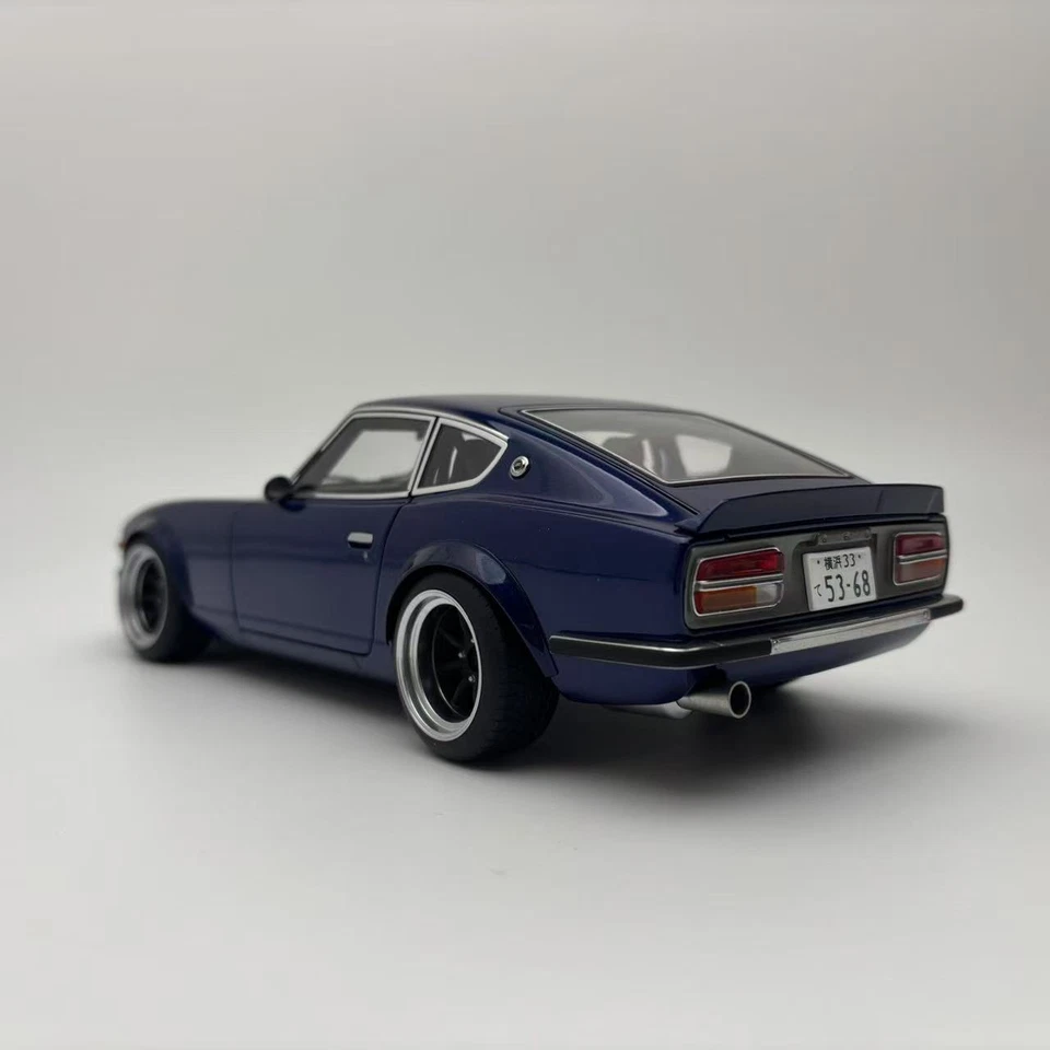 Modelo de coche Autoart 1:18 Nissan Fairlady Z S30 Devil Z Bay Shore azul Foto 3 de 4