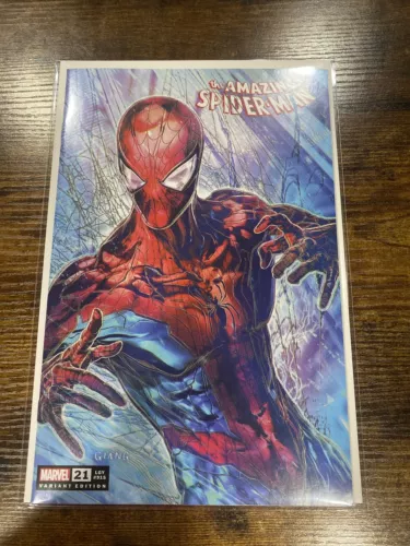 AMAZING SPIDERMAN #21 * NM+ * JOHN GIANG MEGACON TRADE VARIANT 2023 🔥🔥🔥